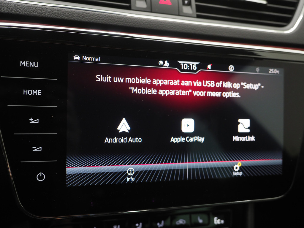 Škoda Superb Combi 1.4 TSI iV Laurin & Klement 76