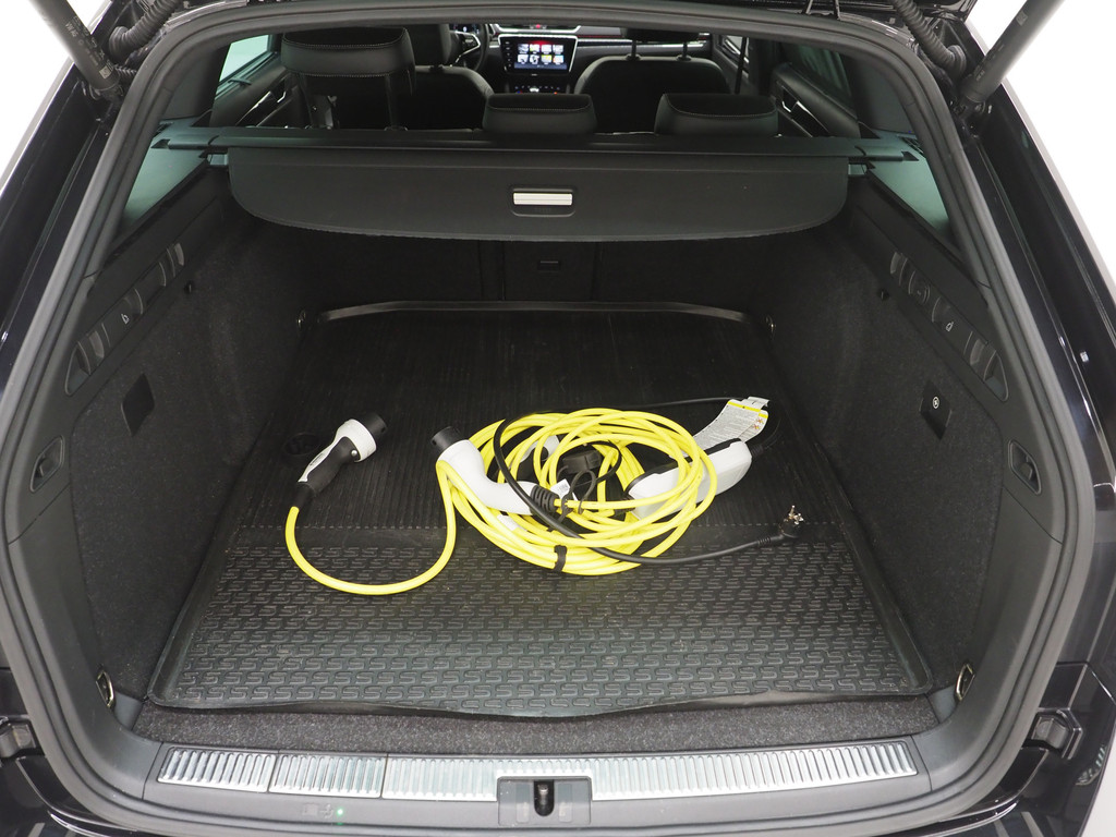Škoda Superb Combi 1.4 TSI iV Laurin & Klement 86