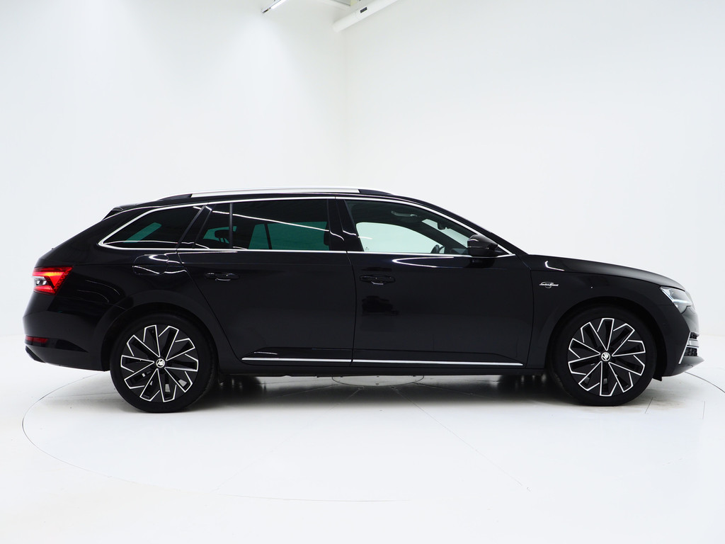 Škoda Superb Combi 1.4 TSI iV Laurin & Klement 9