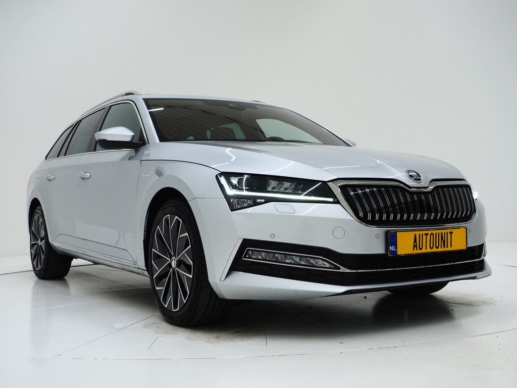 Škoda Superb Combi 1.4 TSI iV Laurin & Klement 10