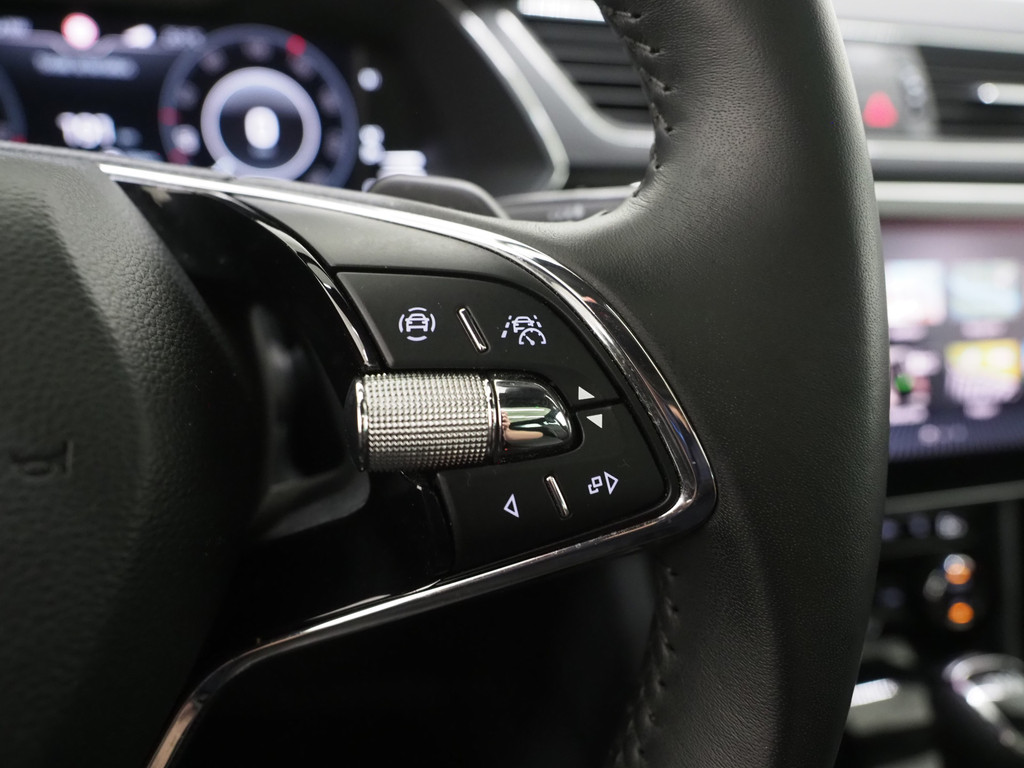 Škoda Superb Combi 1.4 TSI iV Laurin & Klement 25