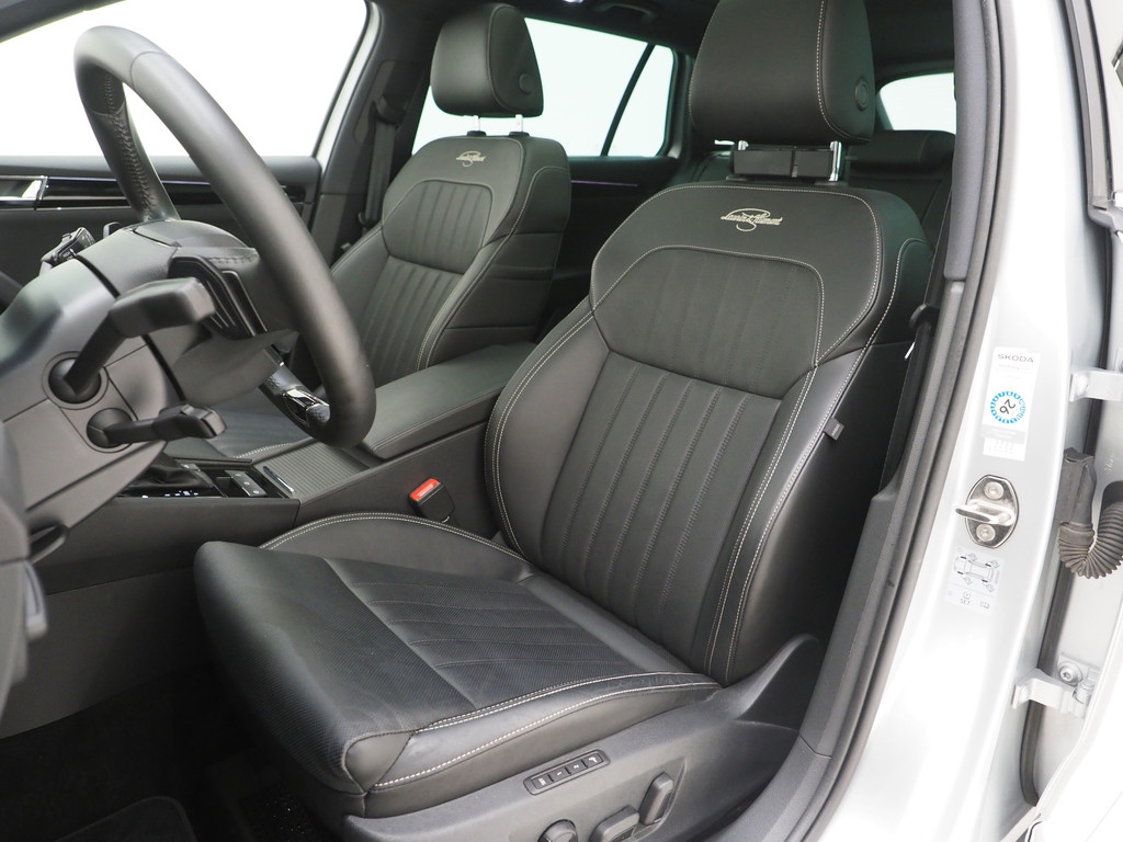 Škoda Superb Combi 1.4 TSI iV Laurin & Klement 3