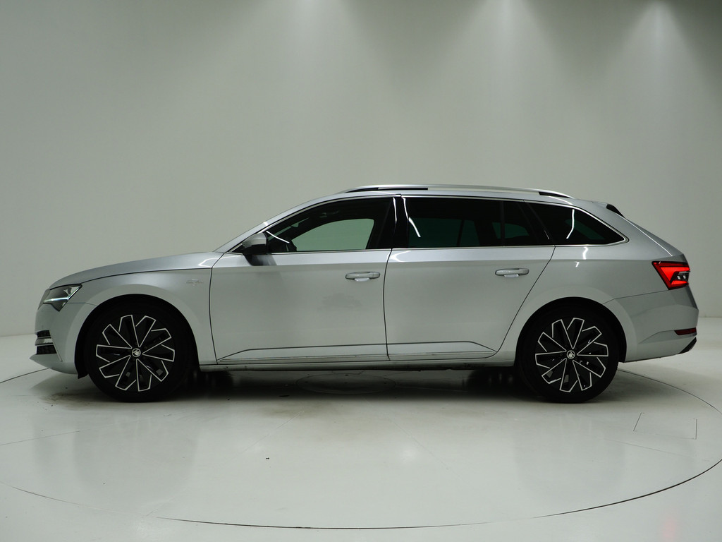Škoda Superb Combi 1.4 TSI iV Laurin & Klement 45