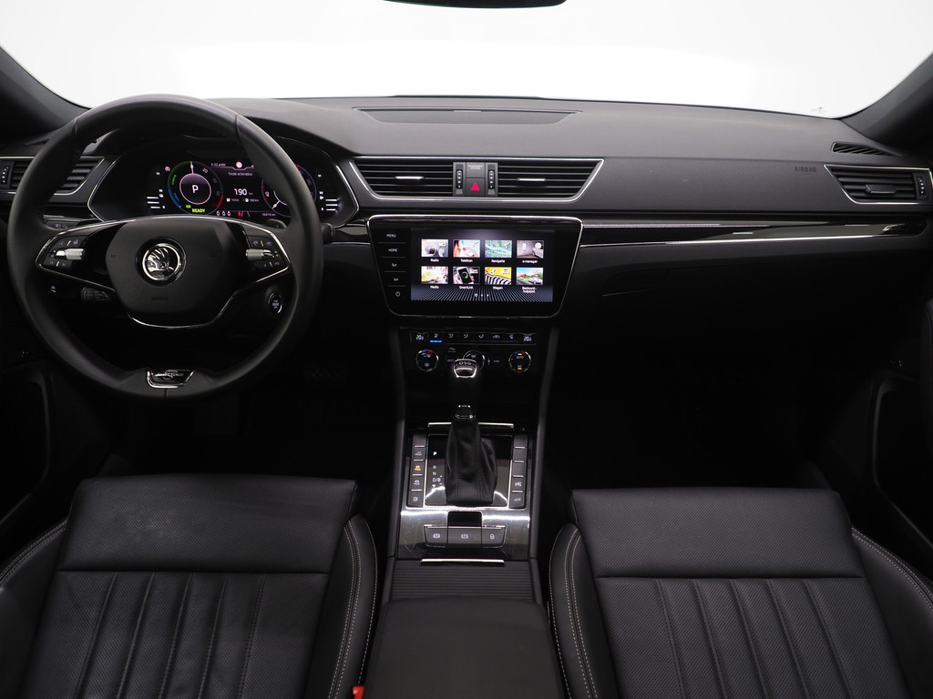 Škoda Superb Combi 1.4 TSI iV Laurin & Klement 48