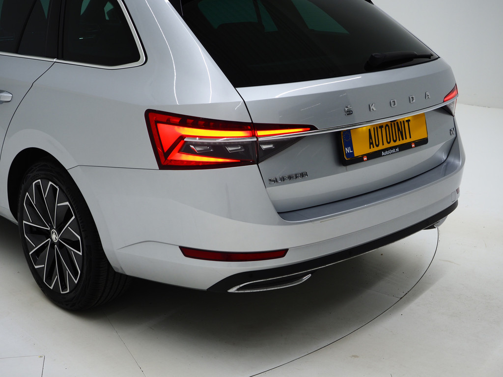 Škoda Superb Combi 1.4 TSI iV Laurin & Klement 57
