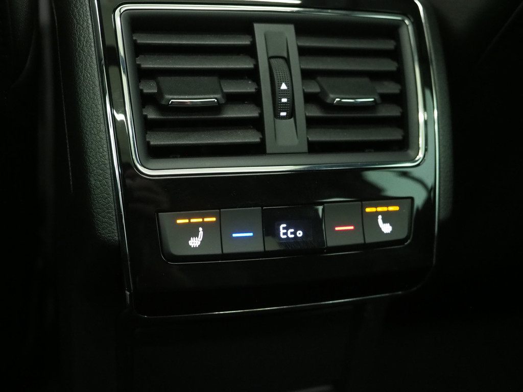 Škoda Superb Combi 1.4 TSI iV Laurin & Klement 82
