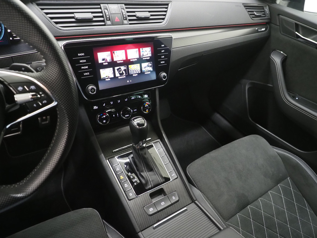 Škoda Superb Combi 1.4 TSI iV Sportline 35
