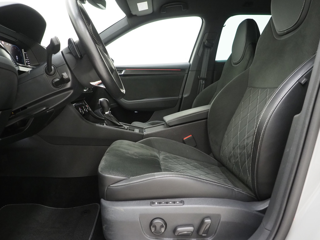 Škoda Superb Combi 1.4 TSI iV Sportline 57