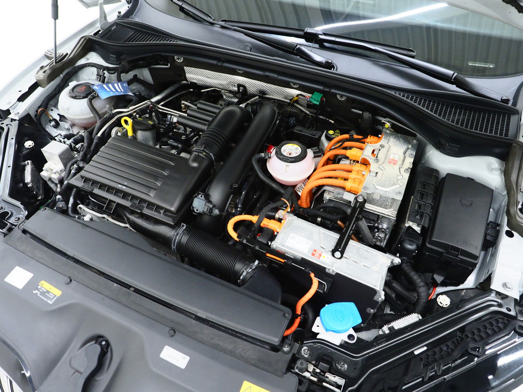 Škoda Superb Combi 1.4 TSI iV Sportline 6