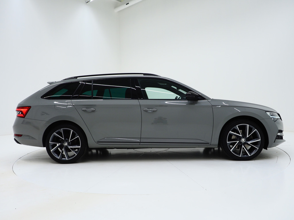 Škoda Superb Combi 1.4 TSI iV Sportline 9