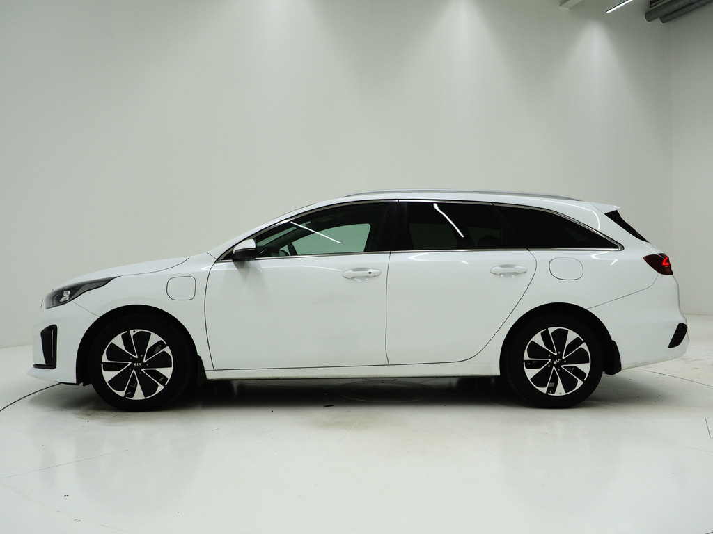 Kia Ceed Sportswagon 1.6 GDI PHEV DynamicLine 1