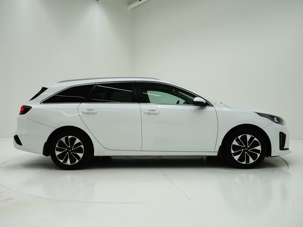 Kia Ceed Sportswagon 1.6 GDI PHEV DynamicLine 45
