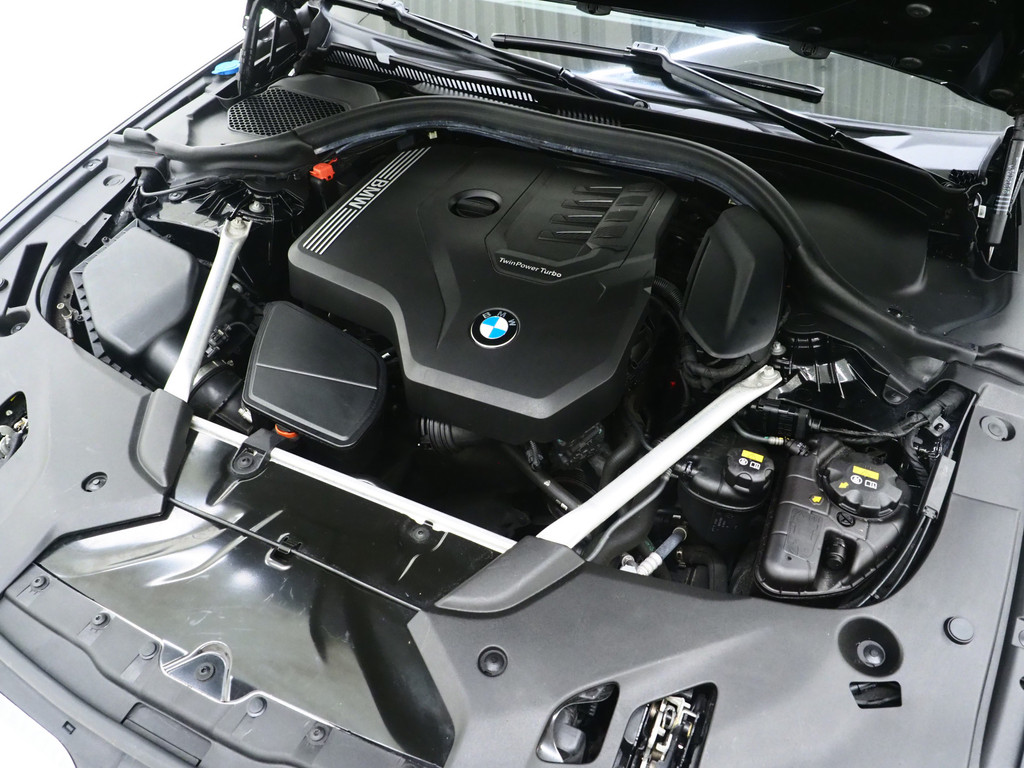 BMW 5 Serie Touring 520i Executive 6