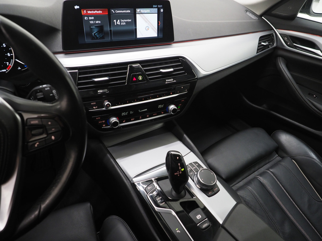BMW 5 Serie Touring 520i Executive 72
