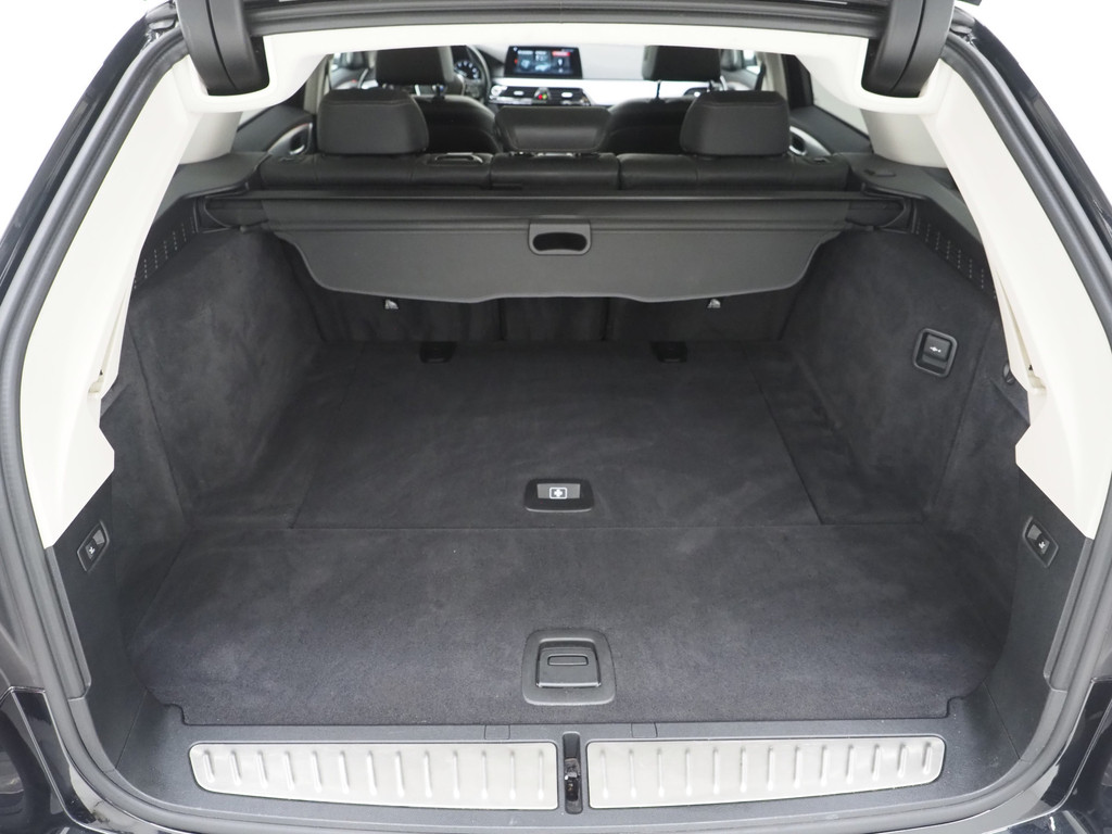 BMW 5 Serie Touring 520i Executive 76