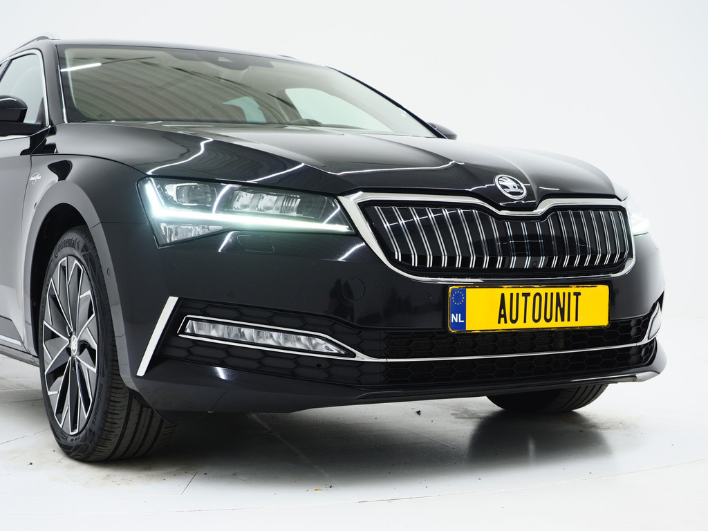 Škoda Superb Combi 1.4 TSI iV Laurin & Klement 11