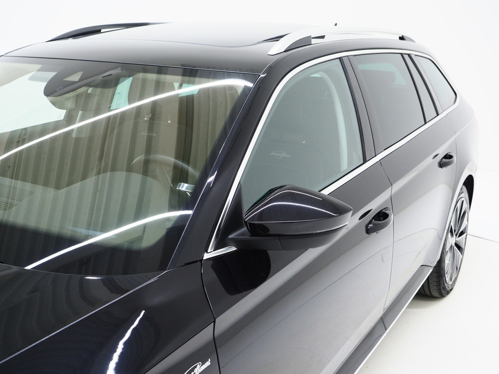 Škoda Superb Combi 1.4 TSI iV Laurin & Klement 12