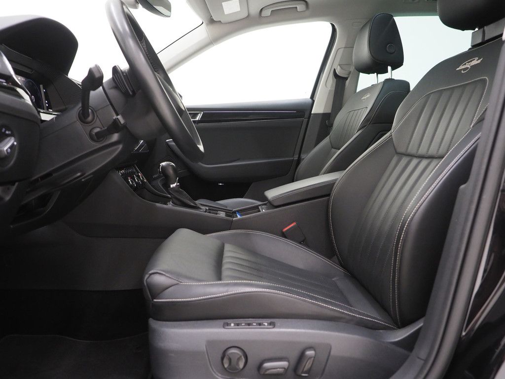Škoda Superb Combi 1.4 TSI iV Laurin & Klement 16