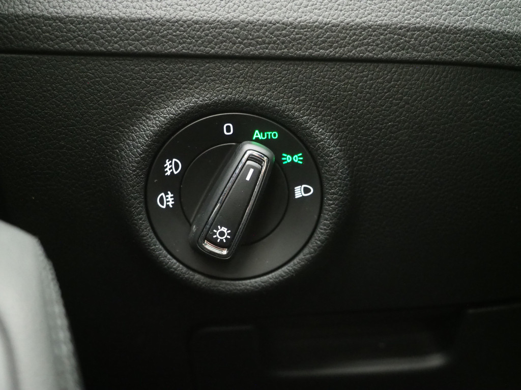 Škoda Superb Combi 1.4 TSI iV Laurin & Klement 21