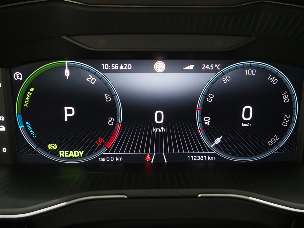 Škoda Superb Combi 1.4 TSI iV Laurin & Klement 27