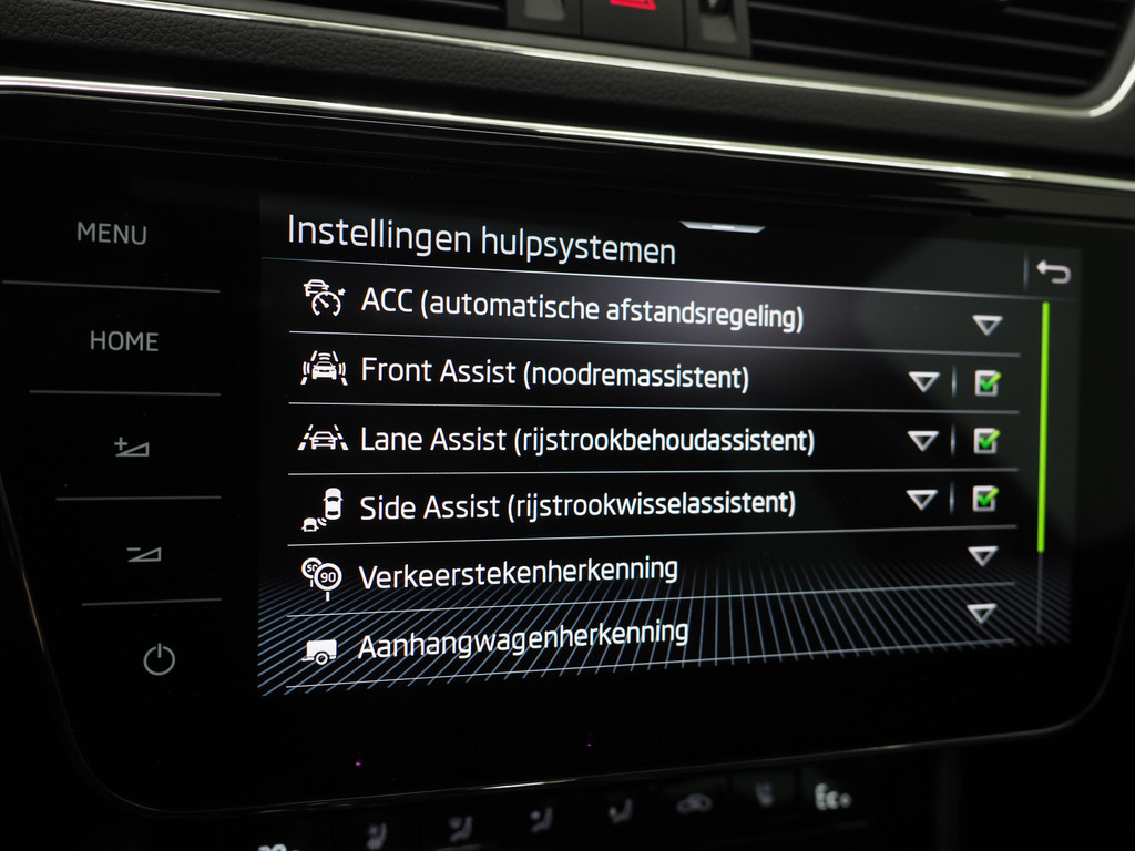 Škoda Superb Combi 1.4 TSI iV Laurin & Klement 32
