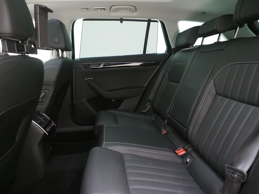 Škoda Superb Combi 1.4 TSI iV Laurin & Klement 41