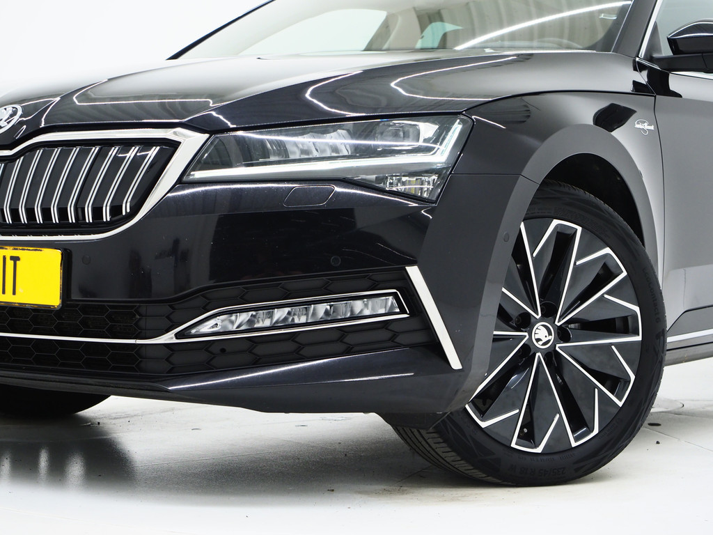 Škoda Superb Combi 1.4 TSI iV Laurin & Klement 52