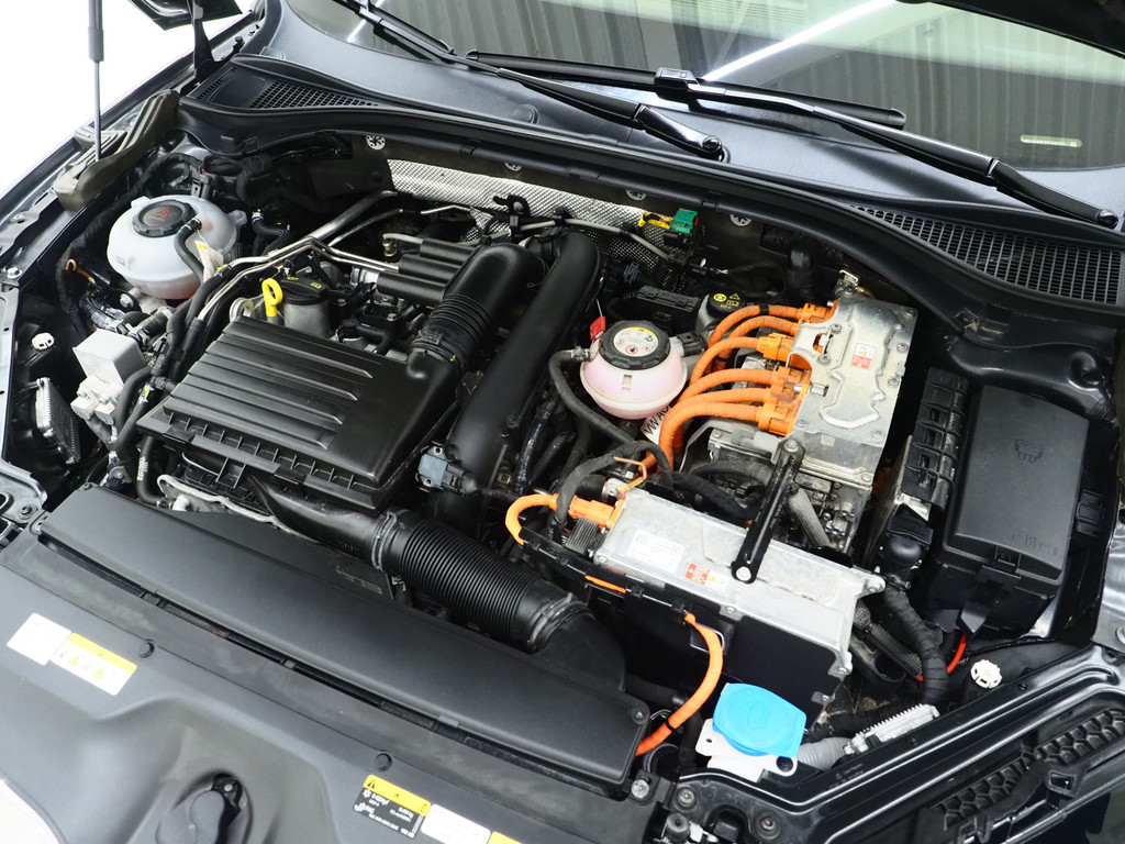 Škoda Superb Combi 1.4 TSI iV Laurin & Klement 6