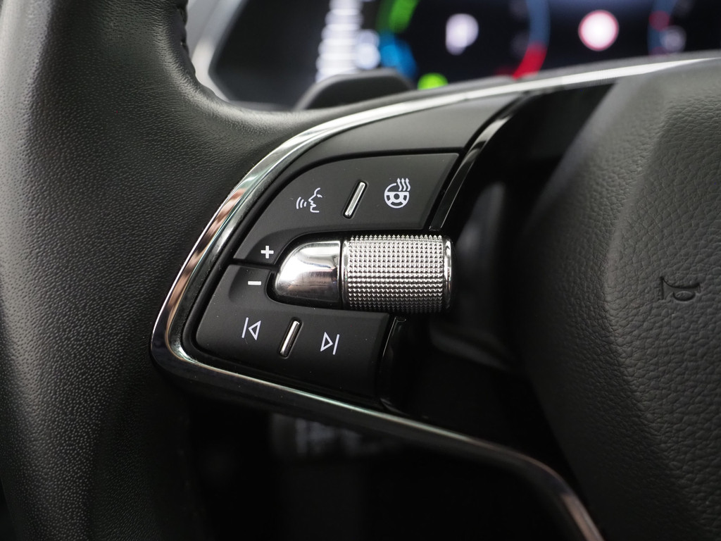Škoda Superb Combi 1.4 TSI iV Laurin & Klement 71