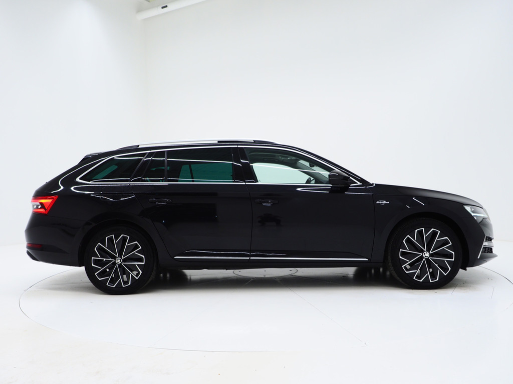 Škoda Superb Combi 1.4 TSI iV Laurin & Klement 9
