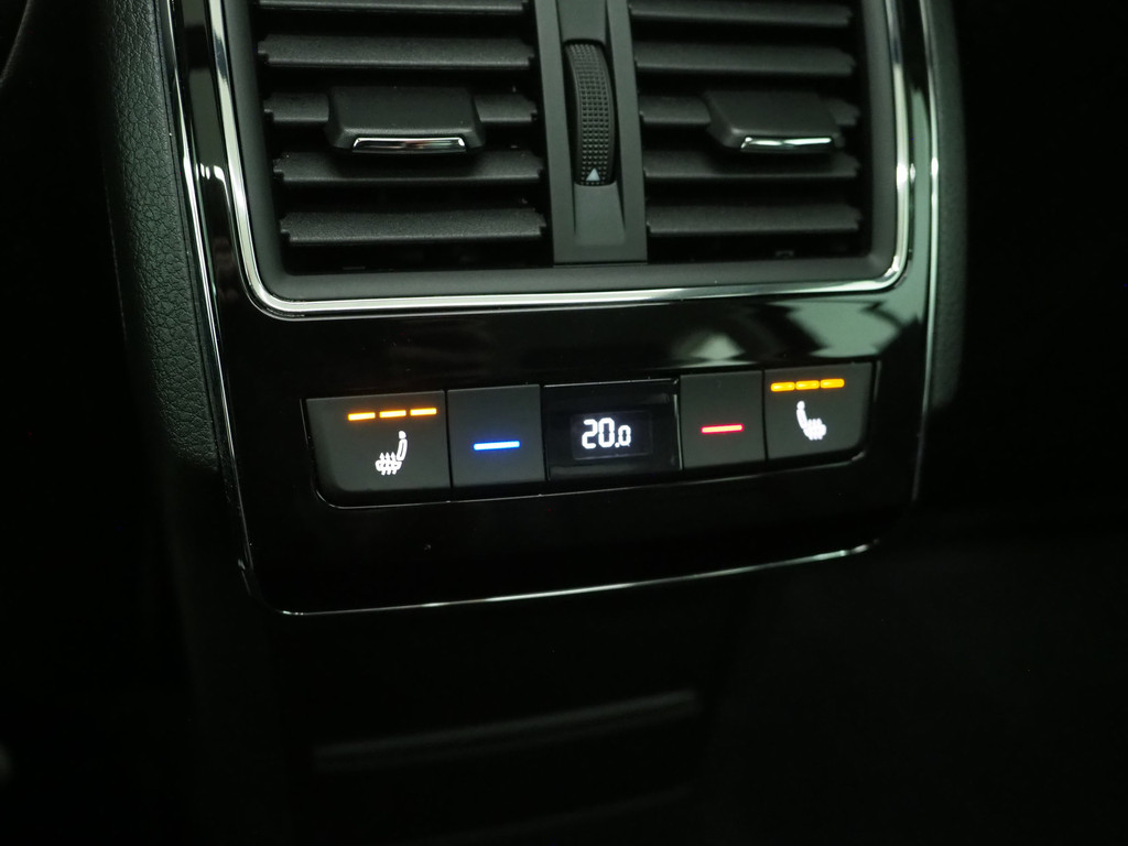 Škoda Superb Combi 1.4 TSI iV Style 38