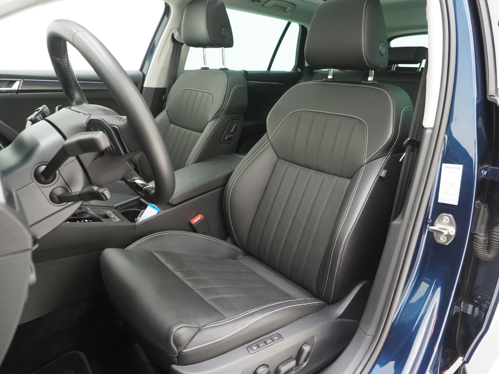 Škoda Superb Combi 1.4 TSI iV Style 49