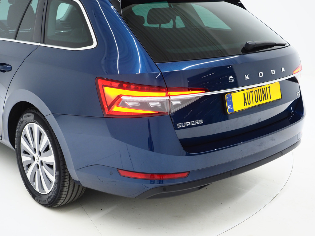 Škoda Superb Combi 1.4 TSI iV Style 59