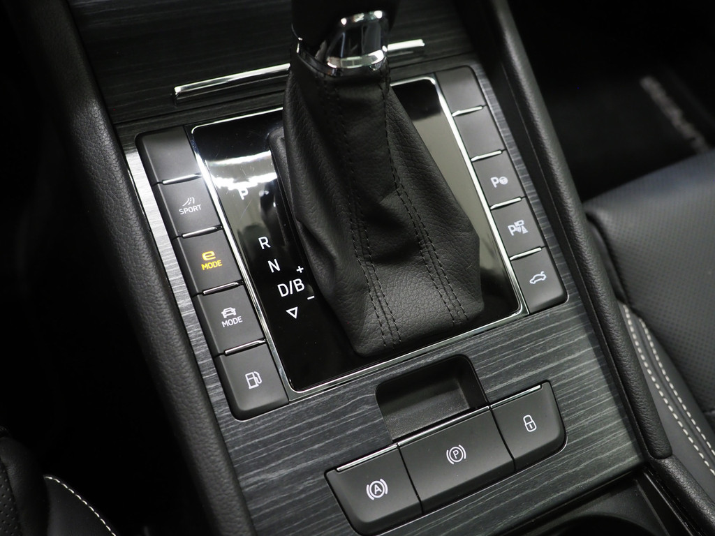 Škoda Superb Combi 1.4 TSI iV Style 81