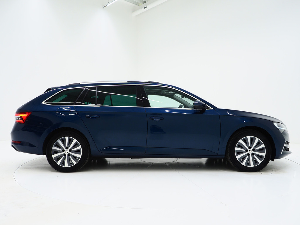 Škoda Superb Combi 1.4 TSI iV Style 9