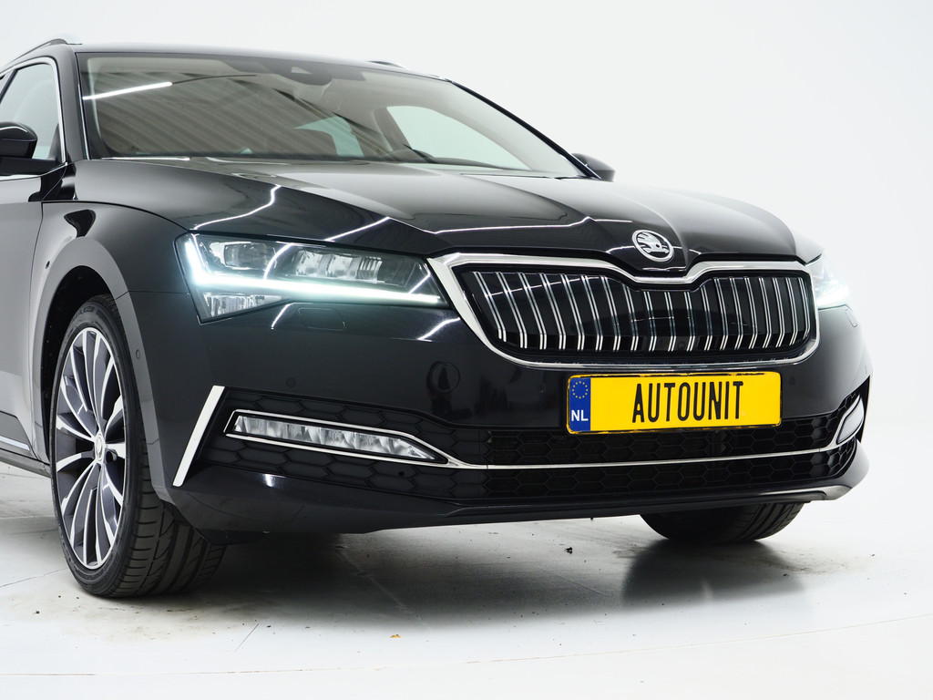 Škoda Superb Combi 1.4 TSI iV Laurin & Klement 11