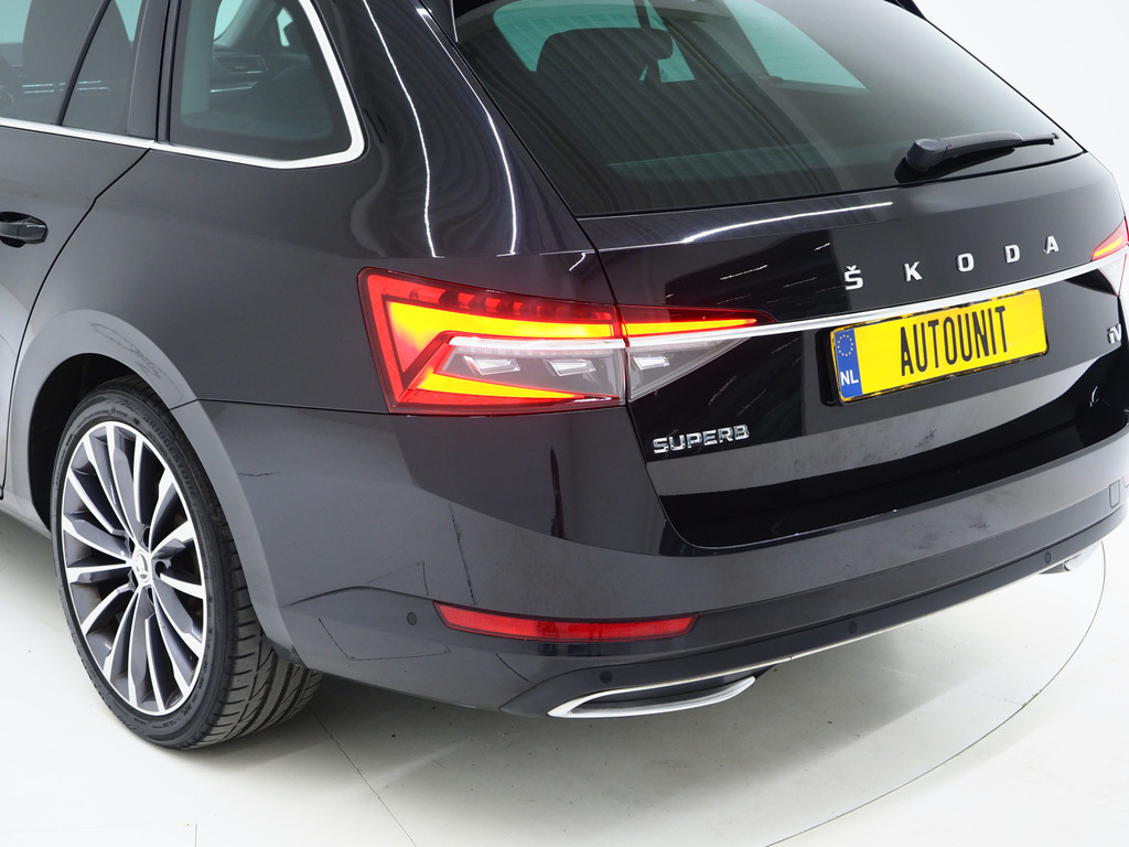 Škoda Superb Combi 1.4 TSI iV Laurin & Klement 13