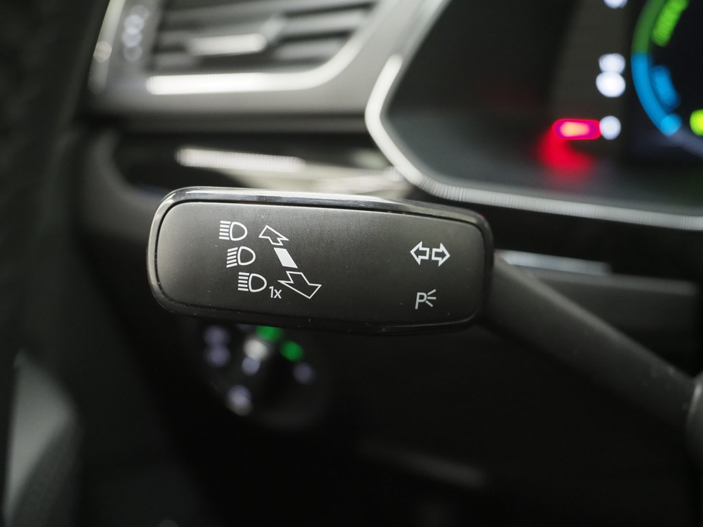 Škoda Superb Combi 1.4 TSI iV Laurin & Klement 22
