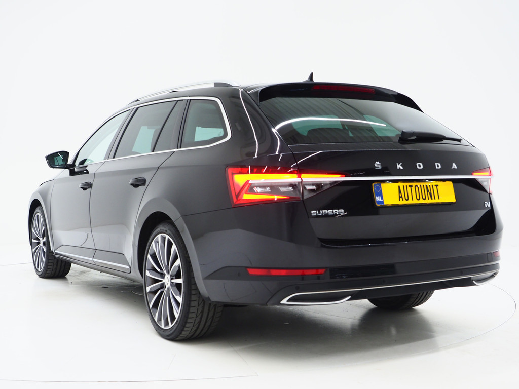 Škoda Superb Combi 1.4 TSI iV Laurin & Klement 49