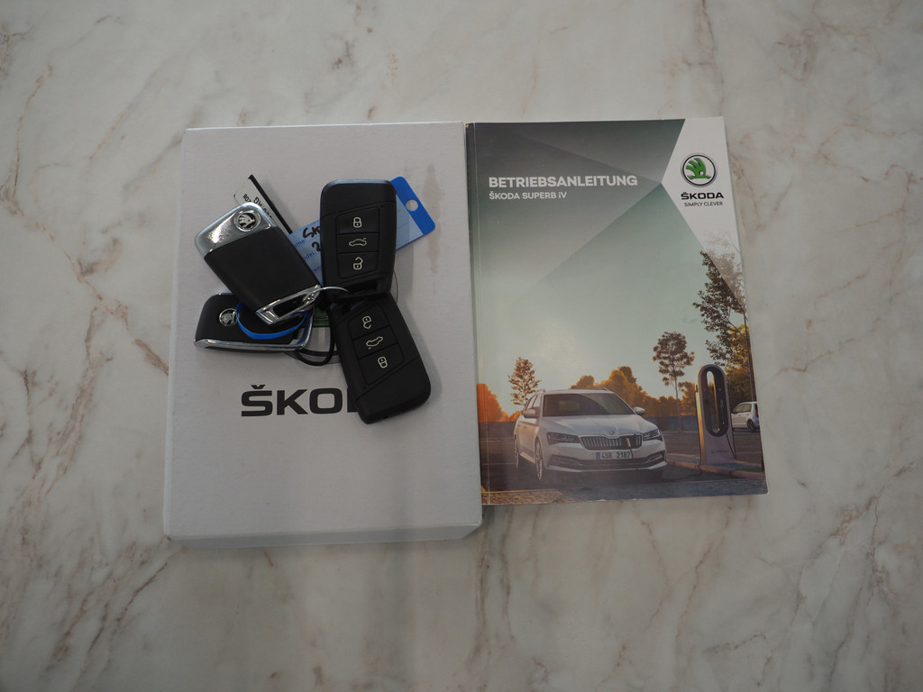 Škoda Superb Combi 1.4 TSI iV Laurin & Klement 54