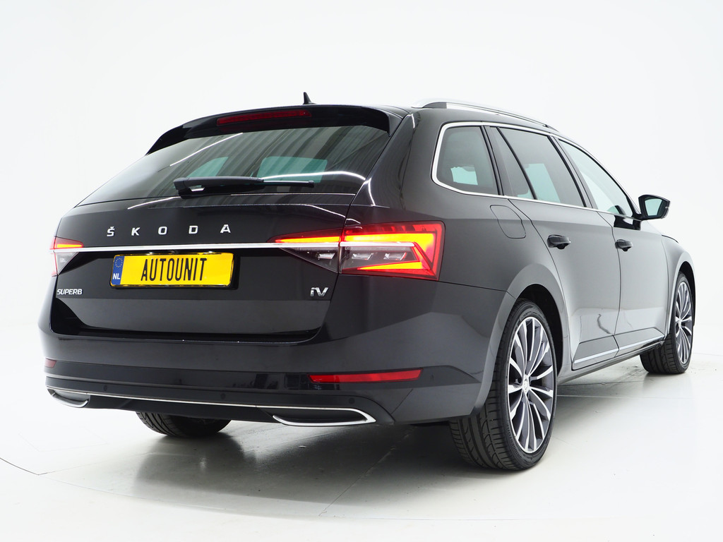 Škoda Superb Combi 1.4 TSI iV Laurin & Klement 55