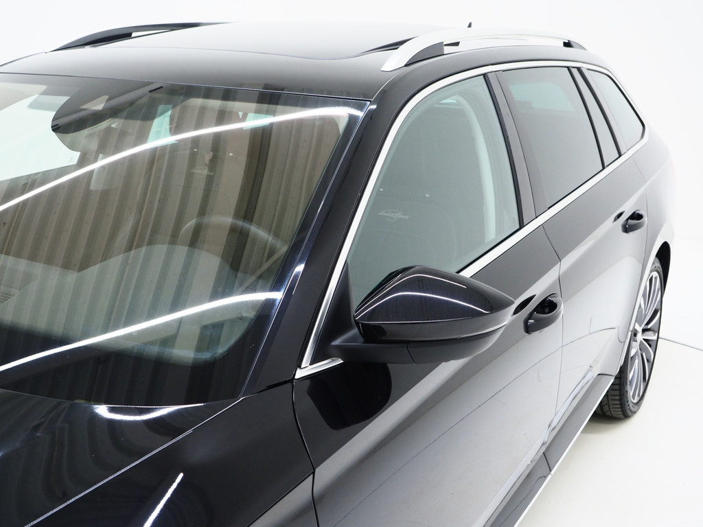 Škoda Superb Combi 1.4 TSI iV Laurin & Klement 59
