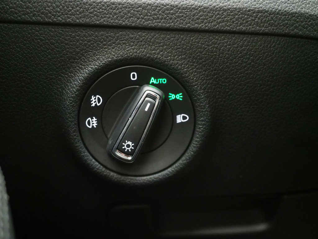 Škoda Superb Combi 1.4 TSI iV Laurin & Klement 68
