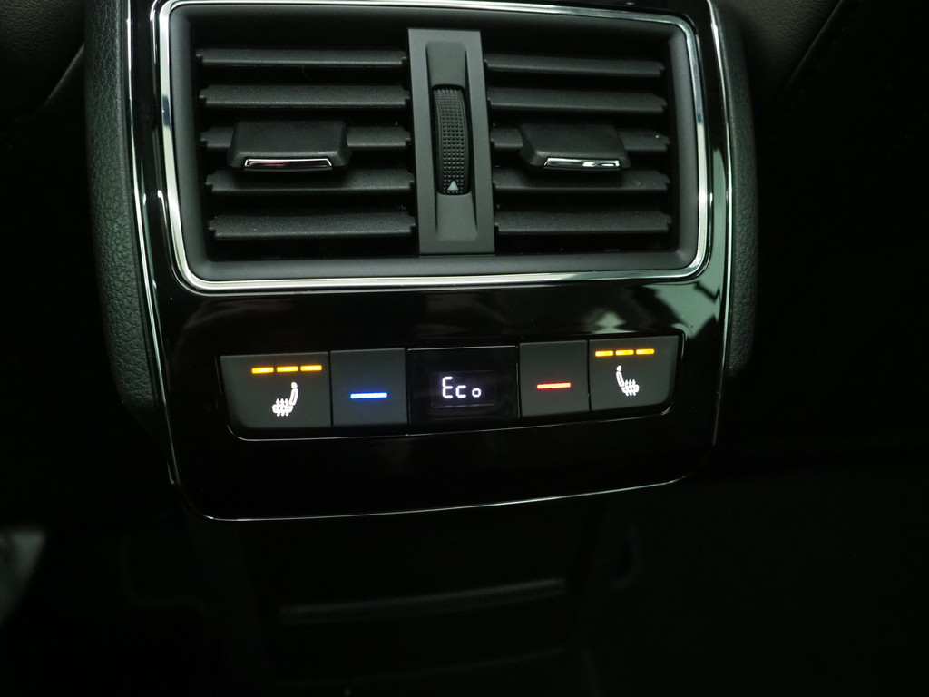 Škoda Superb Combi 1.4 TSI iV Laurin & Klement 86
