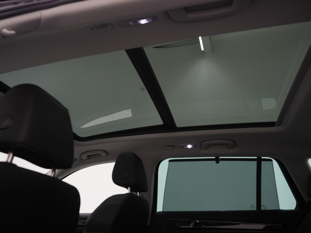 Škoda Superb Combi 1.4 TSI iV Laurin & Klement 89