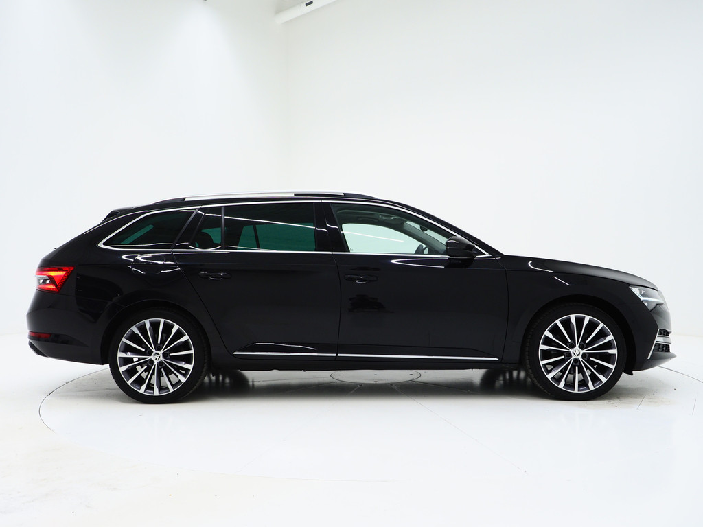 Škoda Superb Combi 1.4 TSI iV Laurin & Klement 9