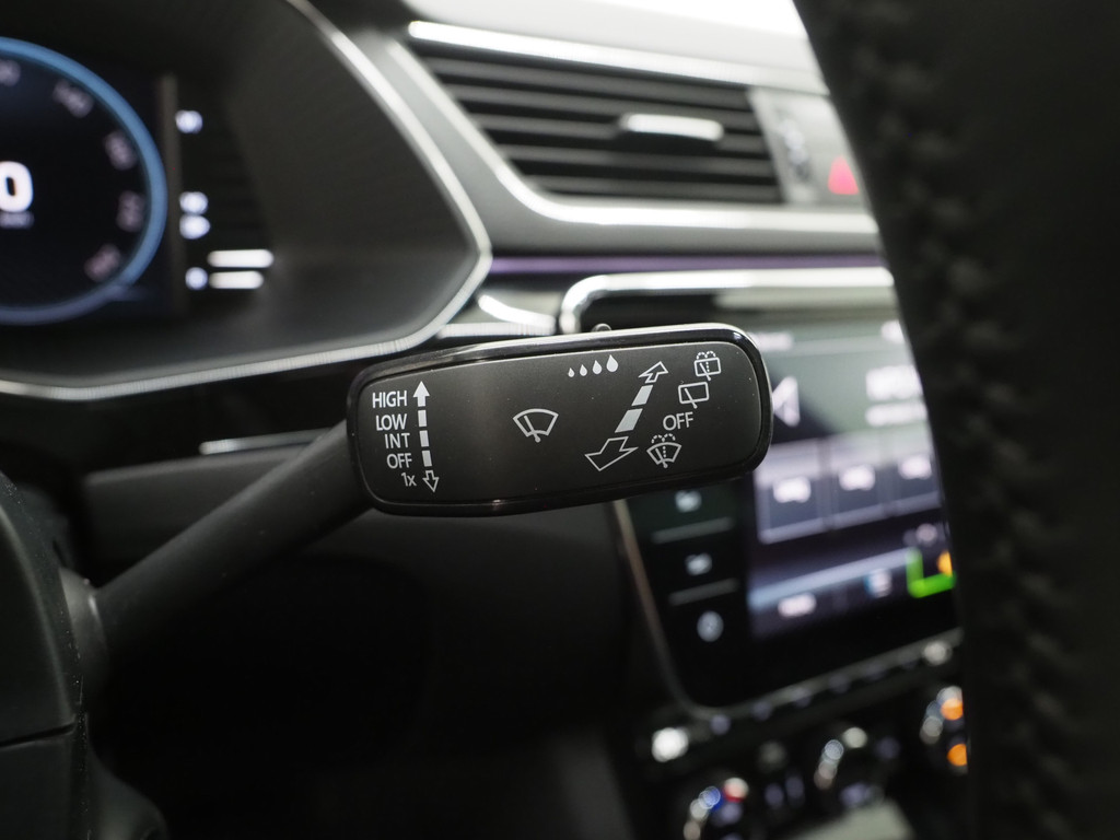 Škoda Superb Combi 1.4 TSI iV Laurin & Klement 26