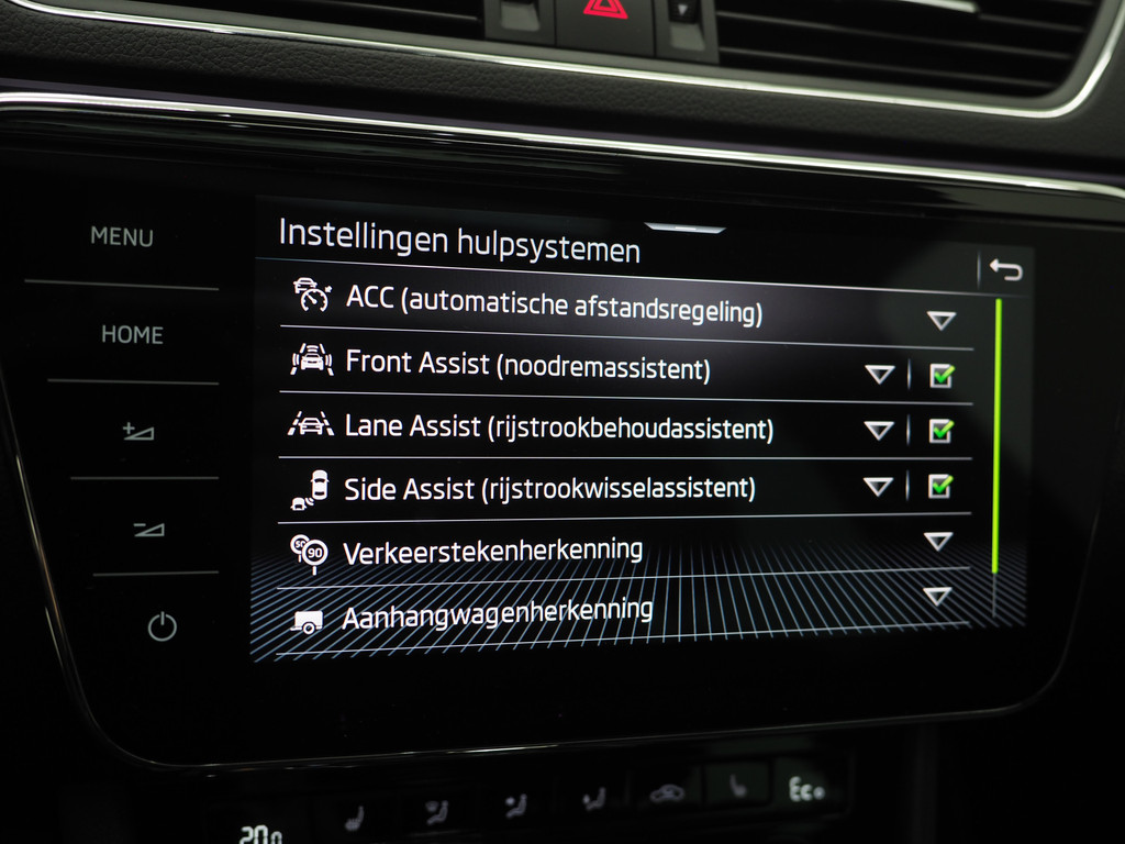 Škoda Superb Combi 1.4 TSI iV Laurin & Klement 34