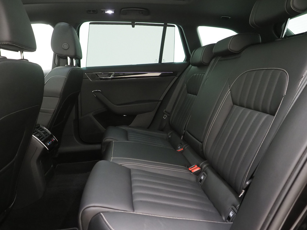 Škoda Superb Combi 1.4 TSI iV Laurin & Klement 41