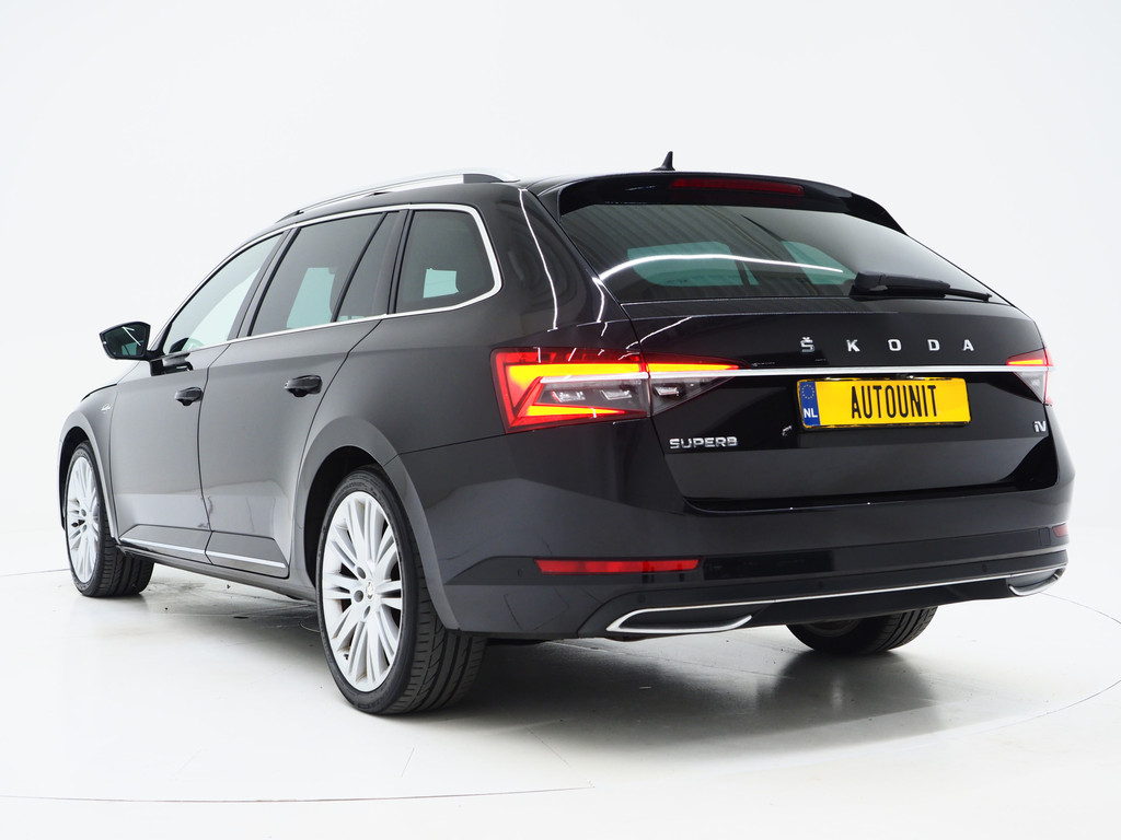 Škoda Superb Combi 1.4 TSI iV Laurin & Klement 49